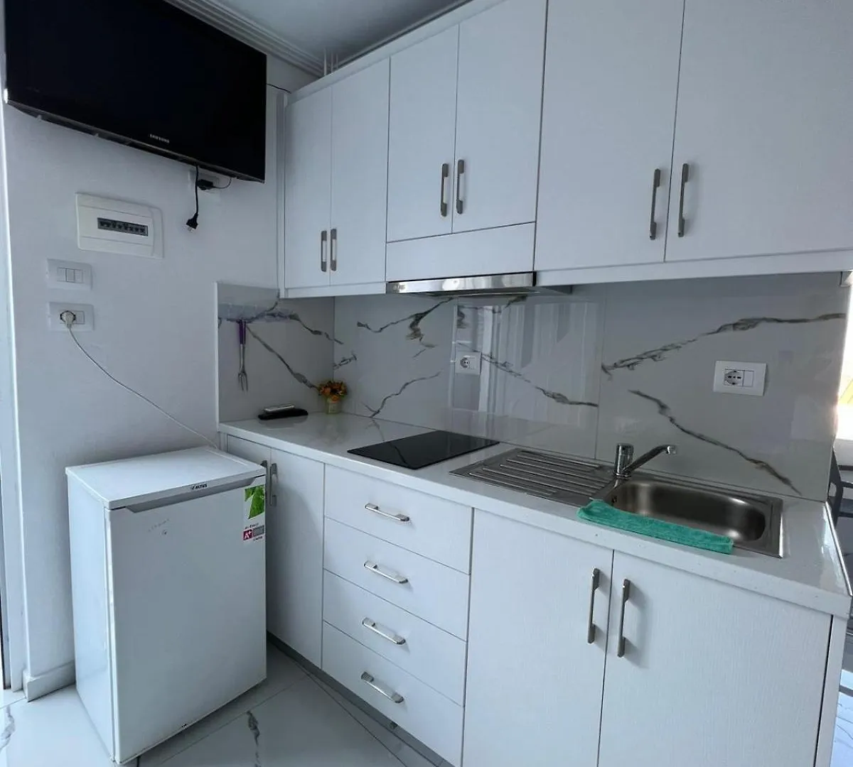 Mero Apartment ساراندا ألبانيا